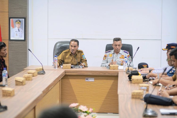 Wabup Pimpin Rapat Bahas Pengelolaan Pelabuhan Bongkar Muat Soro, Lahirkan Tiga Poin Penting 